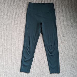 Girlfriend Collective 23 3/4" compressive leggings in Moss size S